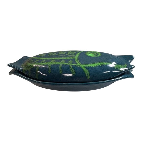 Vintage GLIDDEN Mid Century Modern Pottery 412 Teal Green Fish Covered Oval Dish - Picture 1 of 10